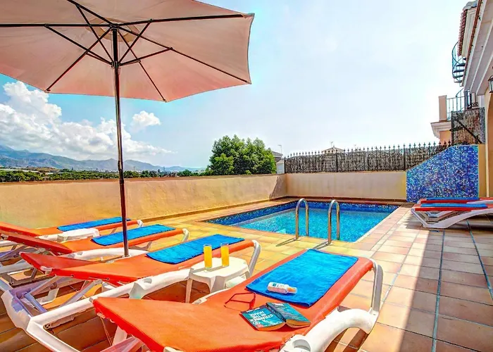 Reyes Villa