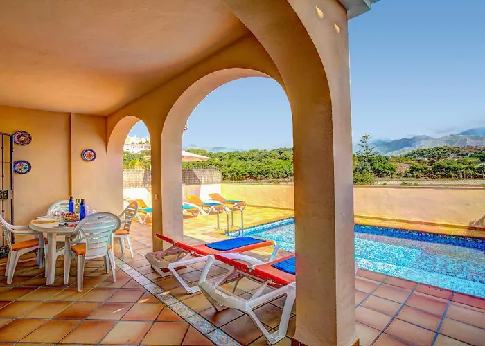 Reyes Villa *