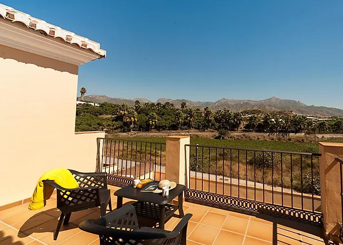 Reyes Villa